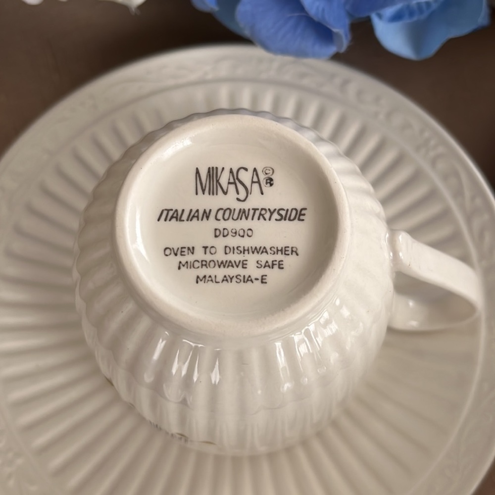 Italian Countryside tea cup and saucer, bone - set of 4, NEW. - Picture 2 of 3